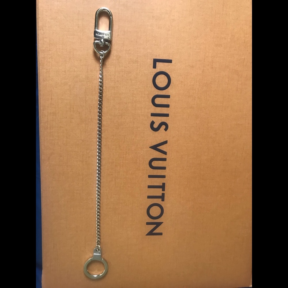 Louis Vuitton Pochette Extender Ring Chain Golden